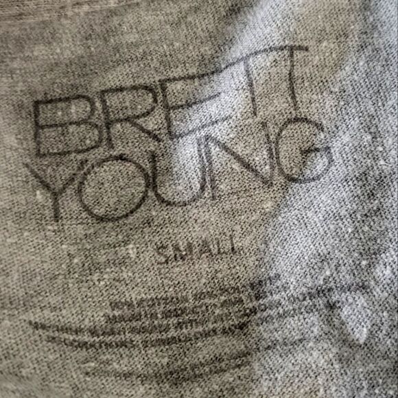 Brett Young tour tshirt - Picture 4 of 6